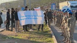 Özgür Özel'e Hatay'da protesto: Enkazdan daha ağır olan depremden bugüne CHP'nin yokluğudur