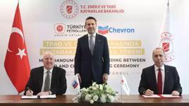 Türkiye Petrolleri ile Chevron el sıkıştı! Bakan Bayraktar: Ortak arama faaliyetleri gerçekleştireceğiz