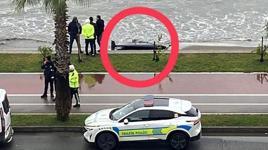 Ünye sahilinde kıyıya vuran cisim ekipleri alarma geçirdi