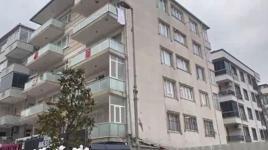 Küçükçekmece’de korkutan olay! 5 katlı bina kaydı