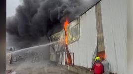 Balıkesir'de depoda yangın paniği