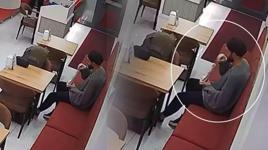 Dürümün içerisine sakalının kıllarını koydu! Hesap ödemeden gitti