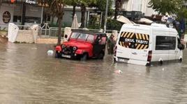 Antalya'yı sağanak vurdu; 7 ilçede okullar tatil edildi