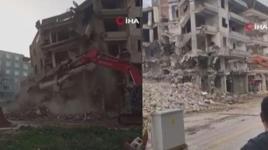 Hatay'da hasarlı 5 katlı bina iş makinesinin darbesiyle yerle bir oldu