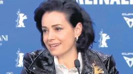 Türkiye sorusuna verdiği yanıt çok konuşuldu! Özgü Namal fırtınası: Festivale damga vurdu