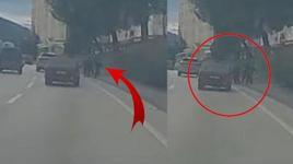 Bursa'da dehşet anları: Sürücü otomobili kaldırımdaki çocukların üzerine sürdü