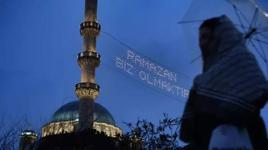 Ramazan ayının müjdecisi! Mahyalar tek tek yandı