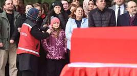 Nil, şehit babasını uğurladı! Gözyaşları sel oldu