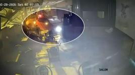 Üsküdar'da otomobil dönerciye uçtu! Görüntüler ortaya çıktı