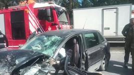 Arnavutköy’de otomobille ticari araç kafa kafaya çarpıştı: 1 ölü 2 yaralı