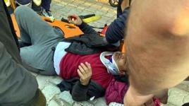 Avcılar pazarında dehşet! Yol tartışması bıçaklı kavgaya döndü, bir kişiyi araçla metrelerce sürükledi