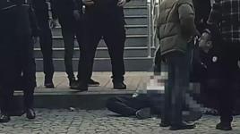 Boşandığı kocasının arkadaşını kalbinden bıçakladı