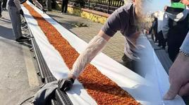 Dünyanın en uzun lahmacunu Türkiye’den çıktı! 63 metreyle adını tarihe yazdırdı