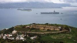 ABD’ye ait USS Gerald R. Ford uçak gemisi onarım için Girit'e demirledi