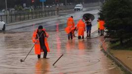Sağanak hayatı durdurdu! İstanbul’da yağışlar ne kadar sürecek? Kritik açıklama geldi