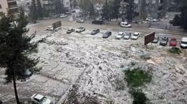 Adana'da cadde ve sokaklar beyaza büründü