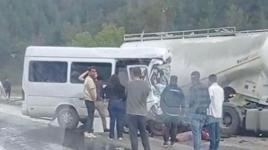 Isparta-Antalya karayolunda can pazarı! TIR ile minibüs çarpıştı: 7 ölü, 7 yaralı