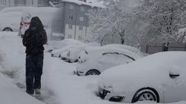 Tam 4 gündür yağıyor! Kar kalınlığı 60 santime ulaştı: ‘Kış geri döndü’