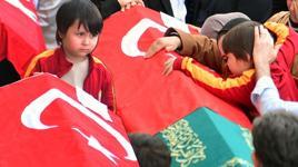 Kahramanmaraş'taki saldırıda acılı anneden yürek yakan teselli: Ablan arkadaşlarıyla cennete gitmiş, oğlum