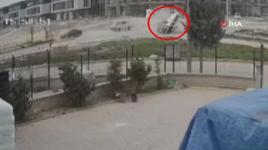 Kavşakta takla attıran kaza ucuz atlatıldı