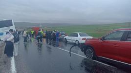 Aksaray'da yolcu otobüsü 10 araca çarparak durabildi: 7 yaralı