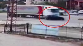 Önüne kattığı otomobili metrelerce böyle sürükledi!