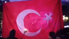 Ermenistan'da provokatörlerden alçak saldırı! Türk bayrağını yaktılar: Paşinyan'dan ilk açıklama geldi