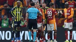 Derbide penaltı tartışması! Fenerbahçe değerlendiremedi, Galatasaray tepki gösterdi