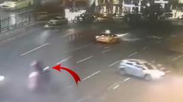 Şişhane’de korkunç kaza! Motosiklet durağa daldı: 1 ölü, 3 yaralı