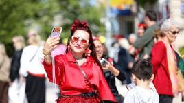 Edirne’de Kakava başladı, şehir karnavala döndü! Baba Fingo efsanesi, ateş ritüelleri ve turist akını