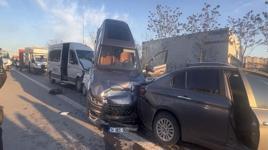 Kartal'da 4 aracın karıştığı zincirleme kazada 5 kişi yaralandı
