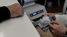 Emekli bayram ikramiyesi ödemeleri başladı! 4 bin TL hesaplara yatıyor: Kim, ne zaman alacak?