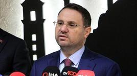 Bakan Gürlek duyurdu: Yasa dışı bahis ve suç ağlarına peş peşe operasyon! Milyarlık vurgun çökertildi