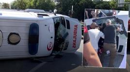 Kağıthane'de motosikletle çarpışan ambulansta can pazarı! Kazada 3'ü sağlık çalışanı 4 yaralı var