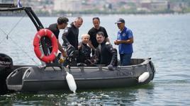 Bakan Kurum dip çamuru temizliği yapılan İzmit Körfezi’ne daldı: Deniz nefes almaya başladı
