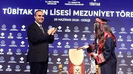 Bakan Kacır öğrencilere diplomalarını verdi: Sizler bizim umudumuzsunuz