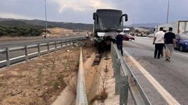 Aydın'da feci kaza! Otomobille yolcu otobüsü çarpıştı: 9 kişi yaralandı