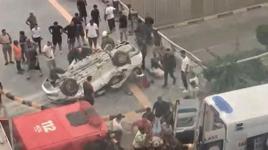 Hatay'da feci kaza! Otomobil bariyerlere çarpıp devrildi: 2 kişi hayatını kaybetti