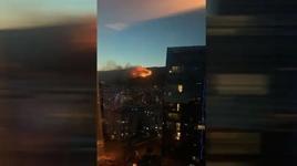İzmir Karşıyaka'da yangın! Alevler rüzgarın etkisiyle kontrolden çıktı... Ekipler seferber oldu