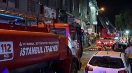 Küçükçekmece'de çıkan yangında 4 iş yerinde hasar oluştu