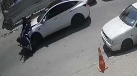 Kartal’da motosiklet ile otomobil kafa kafaya çarpıştı