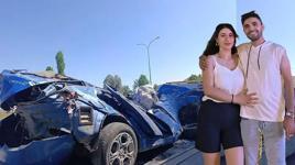 Afyonkarahisar'da bariyerlere çarpan otomobildeki çift öldü, bebekleri yaralandı