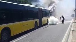 İstanbul'da İETT otobüsünde korku dolu anlar! Dumanı fark eden şoför faciayı önledi