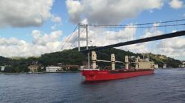 İstanbul Boğazı'nda arızalanan gemi çekildi; trafik yeniden açıldı