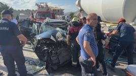Erzincan'da SUV tipi araçla beton mikserinin çarpışması sonucu 3 kişi yaralandı