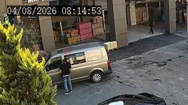 Herkesin aracında başına gelebilir! Kumandaya bastı, 200 bin lirası gitti
