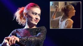 Çılgına döndü! Yıldız Tilbe'den güvenlik görevlisine sert tepki: Sana bir çakarım gidersin