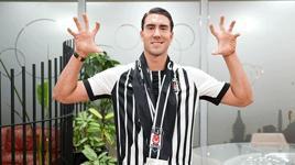 Beşiktaş'ta yeni transfer Dusan Vlahovic için statta imza töreni! 'Şampiyonluk için elimden gelen her şeyi yapacağım'