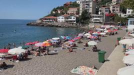 Zonguldak’ta 4 günlük denize girme yasağı sona erdi, plaj doldu