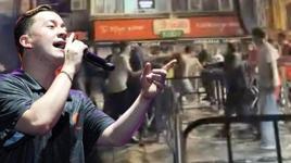 Poizi konserinde ortalık karıştı! Tekmeli yumruklu kavga kamerada